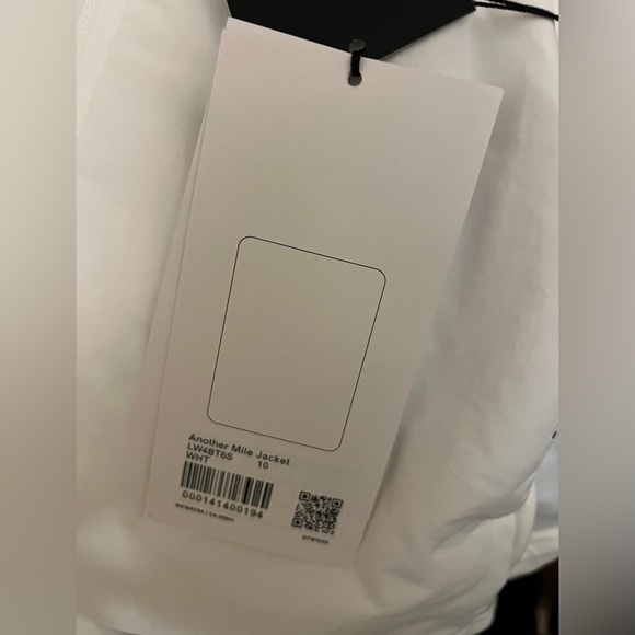lululemon Another Mile Jacket white 8, 10 NWT $228 Retail - Picture 4 of 6